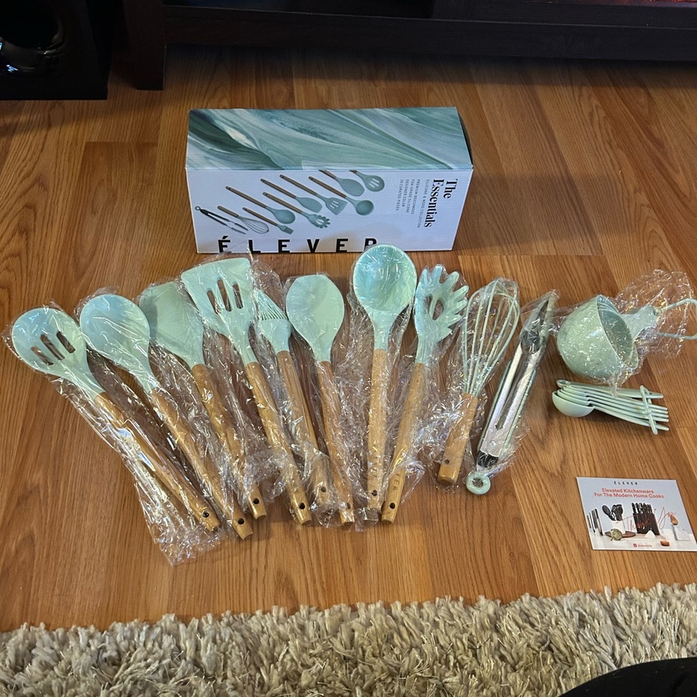 Brand new Elever Kitchen Utensil Set everything pictured